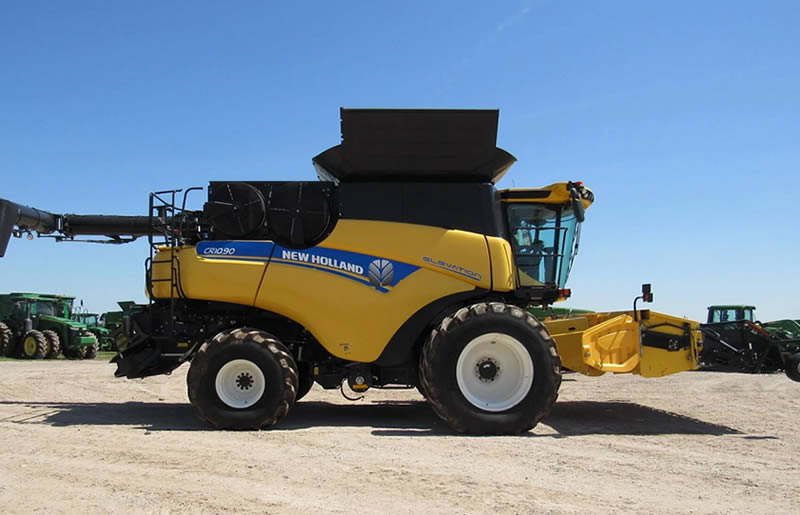 New Holland CR 10.90 - Top Biggest Combines in The World