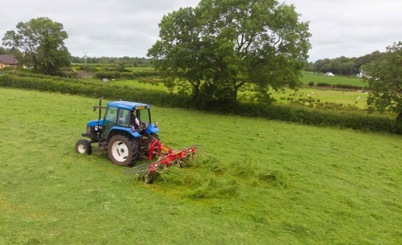 How to make hay - Hay Tedder Fleming