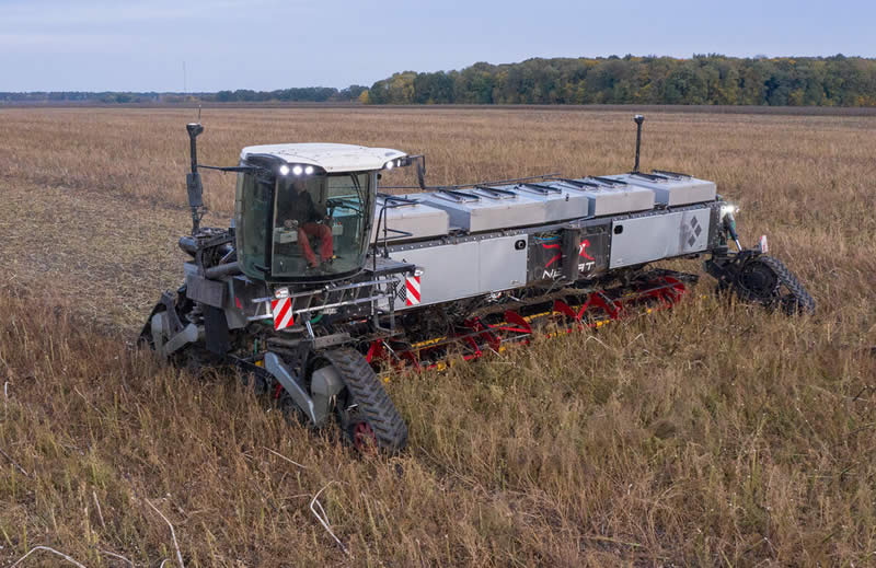 NEXAT GmbH CrossCutter during stubble fall in the sunflowers
