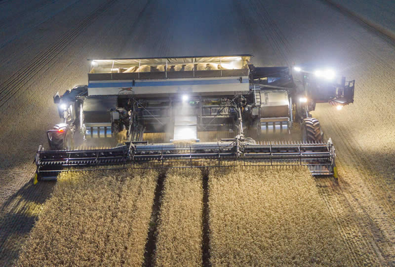 The grain harvest with the NEXAT and NEXCO at night