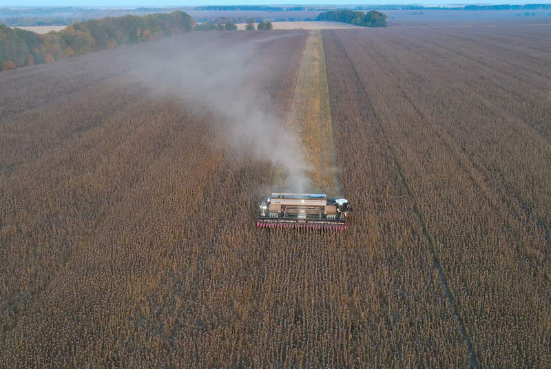 The harvesting attachment is a Geringhoff corn picker