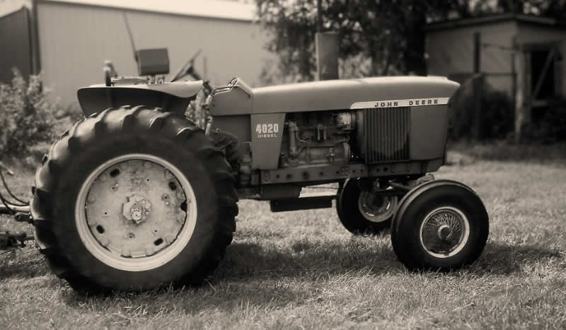 John Deere 4020 Tractor – (JD 4020)